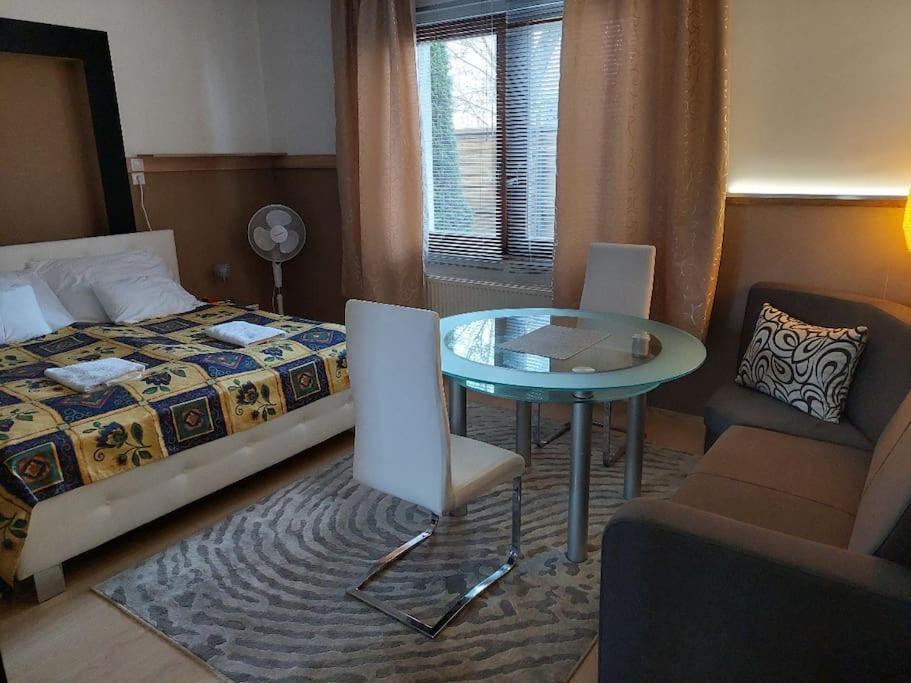 Ujszeged Apartman Szeged Exterior foto
