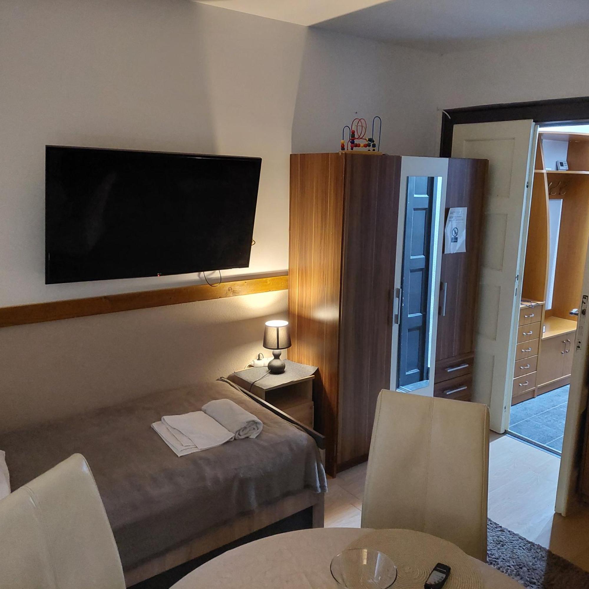 Ujszeged Apartman Szeged Quarto foto